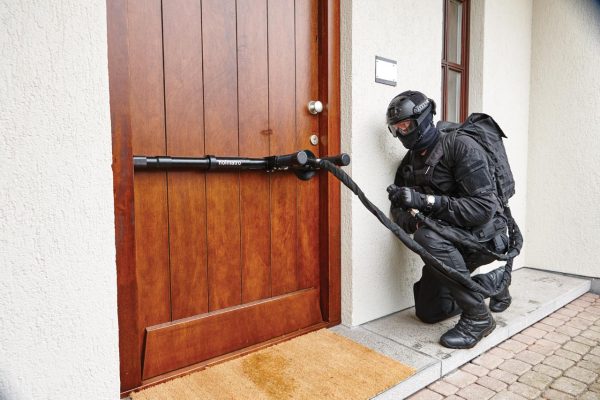 door-blaster-hdb-90-st-holmatro-door-blaster-pack-240-hdb-p-240-en-7d2a7886-f566-43e1-8316-87a83dd25bbc-E0016811